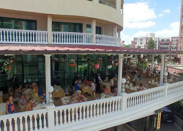 Planeta & Aquapark Free Access 5* 阳光海滩