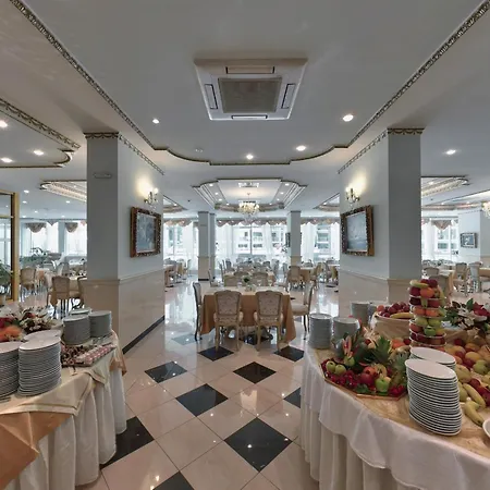 ホテル Planeta & Aquapark Free Access サニービーチ