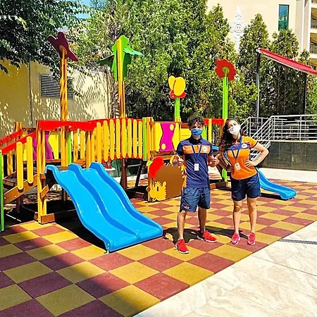 ホテル Planeta & Aquapark Free Access サニービーチ